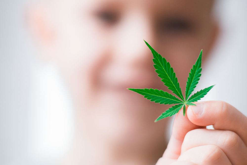 Sólo en Escocia se permite que 10 niños reciban un nuevo medicamento para las convulsiones a base de cannabis